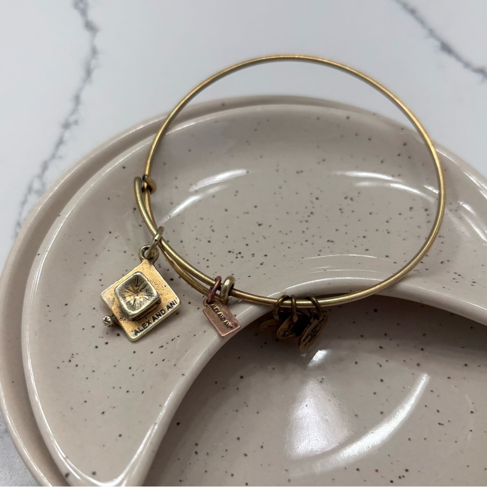 ALEX AND ANI 2018 Graduation Cap Charm Bangle Bracelet, Gold - Picture 4 of 4